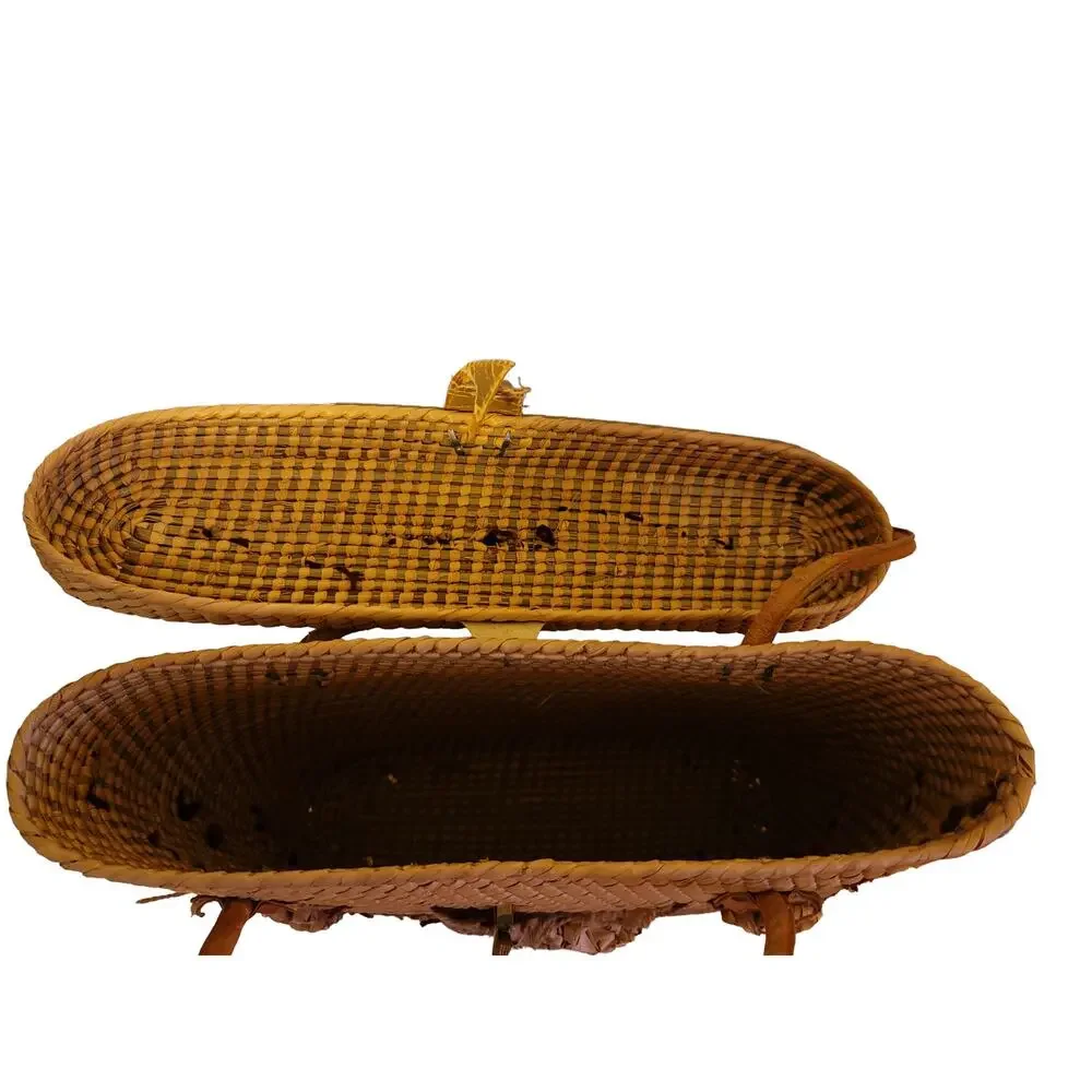 Vintage Straw Purse Carry Bag With 3D Design Measures 13.5